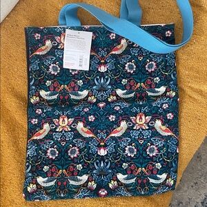 The Met William Morris Strawberry Thief Bird Tote Bag NWT